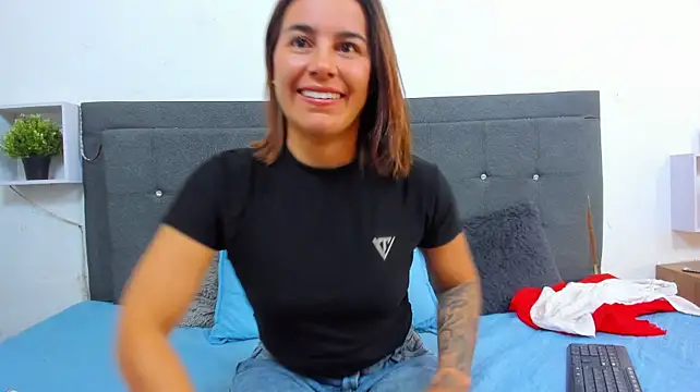 Amaraluxee - Sexy naked show + play with my pussy