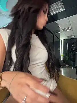 MystiqueXXX - FINGERING PUSSY IN PUBLIC RECEPTION! 🥵