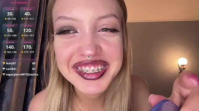 ChloeDivin - Dance with naked back