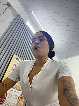 Daniela-sexy - oil in the ass