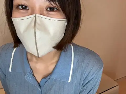 Midori_21 - 下着姿になる