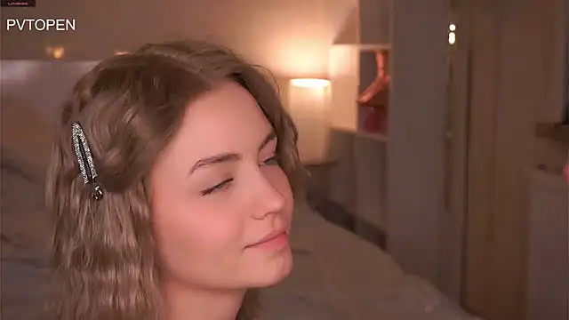 Missbeatriss - cum on face sex show