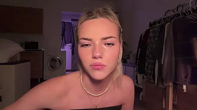 ChristelDuncombe - topless photo in PM (Last tip)