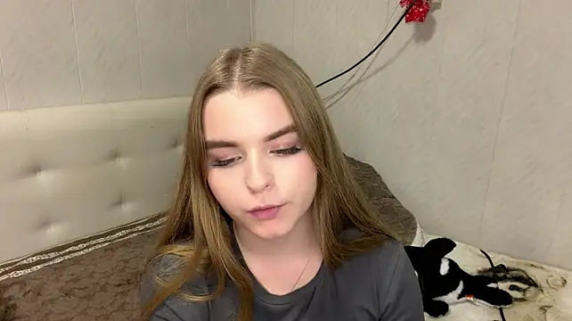 LiviaSmelser - Show tongue