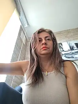 Latiinvenus - play with my clit for 5 min