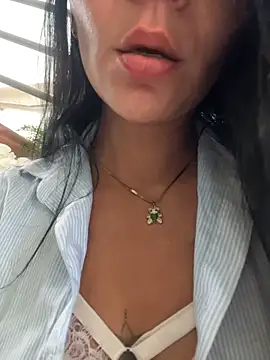 LuxeBrunetteXXX - MAKE ME CUM AT WORK🍓💦