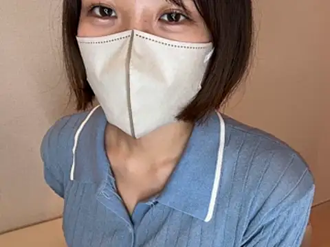 Midori_21 - 下着姿になる
