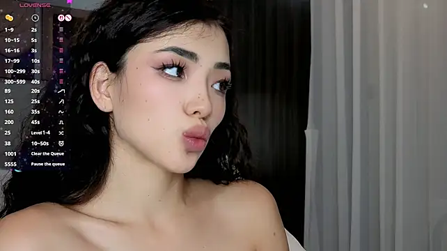 Nyxxfire - eye contact blow job