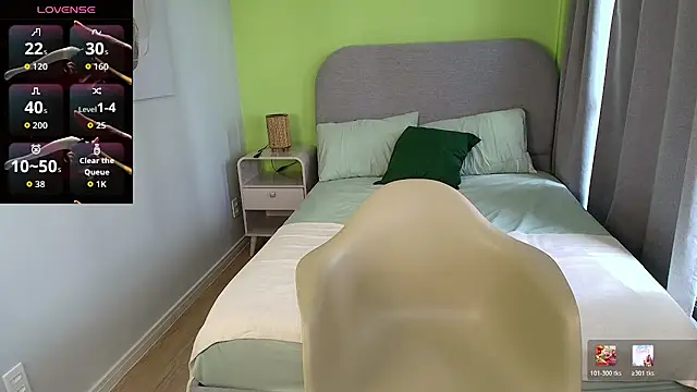 Trixie_June - to get on all fours without panties