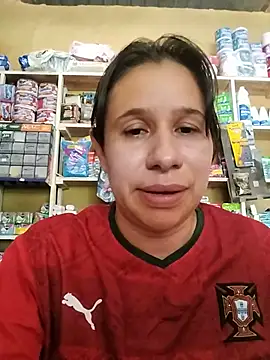MIA-LARIOS - Flash tetas