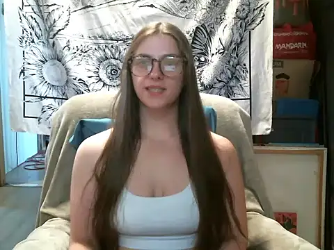 Katie_kitten38 - 🥰 topless time!! ~ 10min!