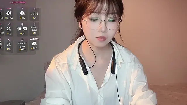 77-Vicky - 哥哥聪又能干，金山银山也不换 看下面毛毛