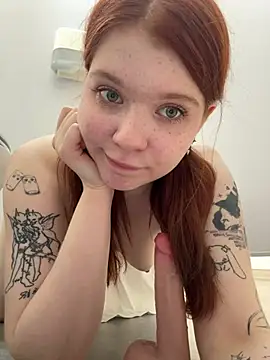 Freaky__Nikki - sloppy blow job near urians