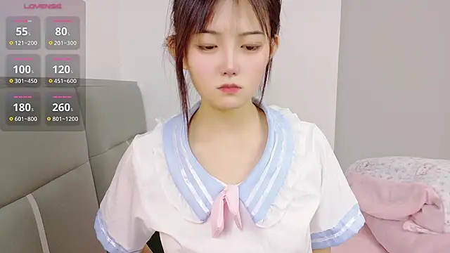 UU-uuu - 比奶心（露点） V腿 打屁屁5下 赠送国王小粉链接2分钟