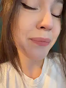 Peachy_Dream - squeeze my boobs under the top !!