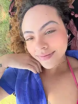 Chloe_Leaozinho - Tirar calcinha/ Controle lush em público