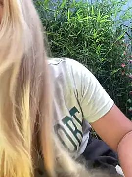 Angelwhite_25 - show feets