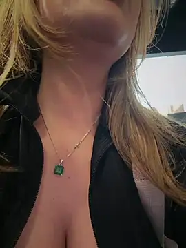 Alirawrz - Tease me in the gym !