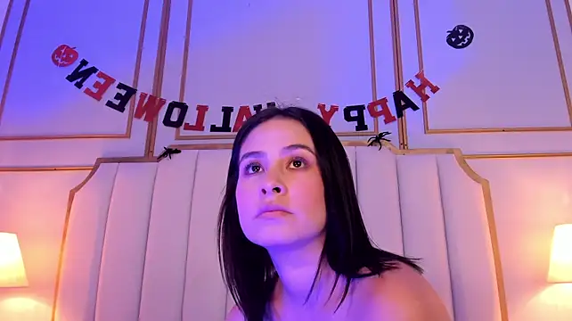 Noa_upegui - plays with my clits