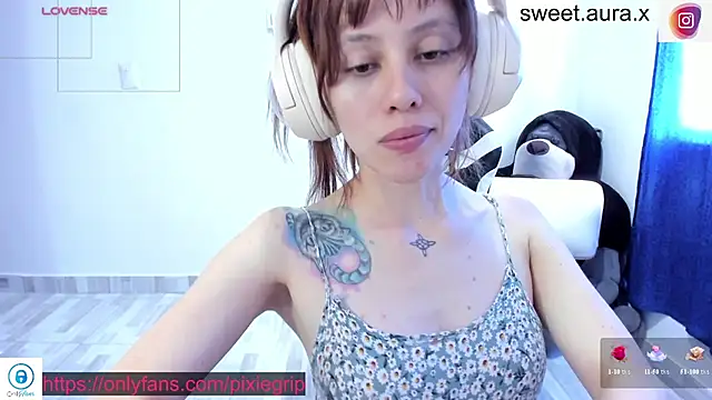 Pixie_Grrr - little kisses on your penis