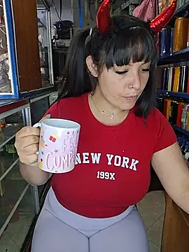 Isa_bella95 - Full naked in store