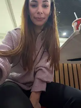 AmelieCrystal - pinch my nipples a bit <3