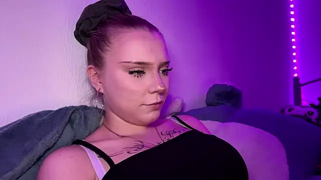 KyraBumbray - Send a Hot Photo in PM