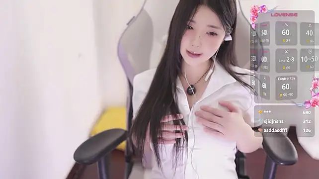 Kitty_baby77 - 完成任务 全裸M腿 5分钟