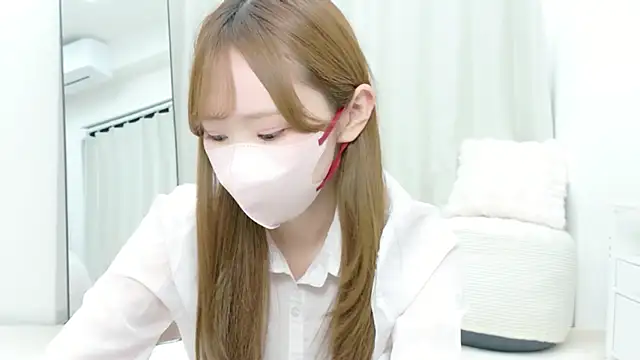 Yukachan_vv - 上の服ぽいっ💓初カルバン下着公開💕