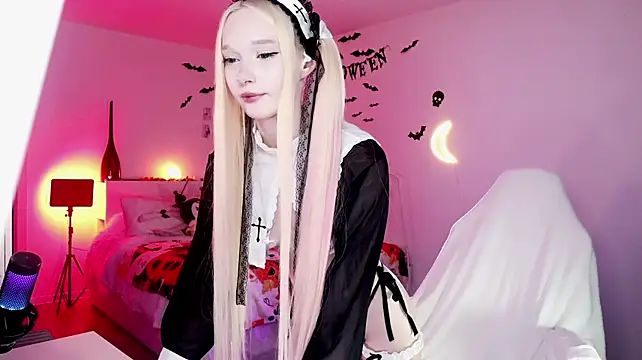 Babymisa - dance in mini bikini
