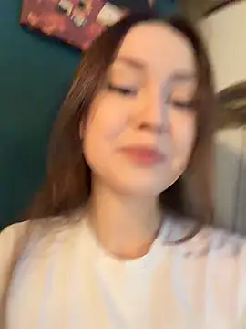 Peachy_Dream - squeeze my boobs under the top !!