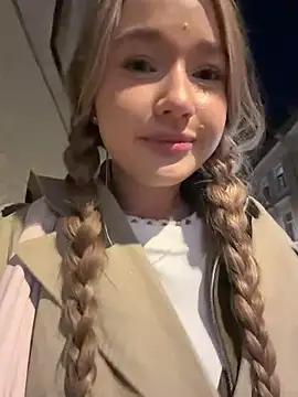 Milaa_sun - flash tits on street 🍒