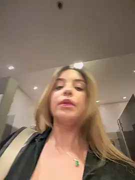 Alirawrz - Tease me while I do cardio