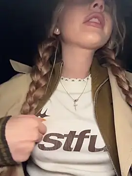 Milaa_sun - flash tits on street 🍒