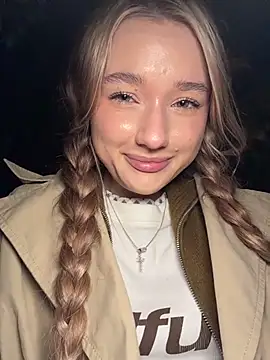 Milaa_sun - flash tits on street 🍒