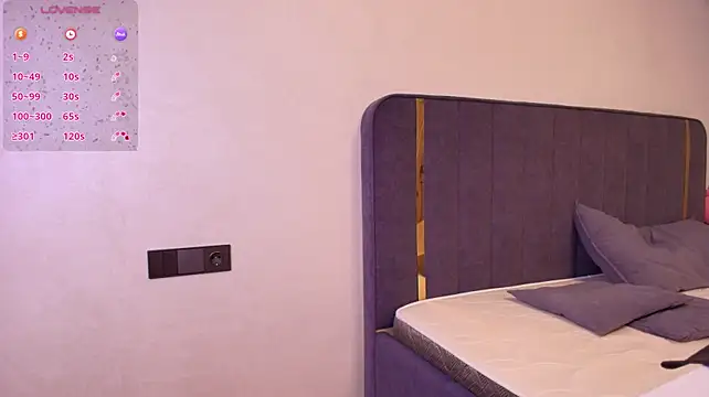 Kiki_pulse - Suck Dildo