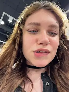 Lucy-joy - LAST squeeze boobs AT DAY
