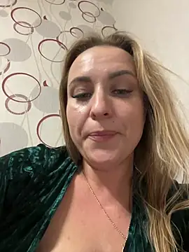 SweetOlga - Tits out