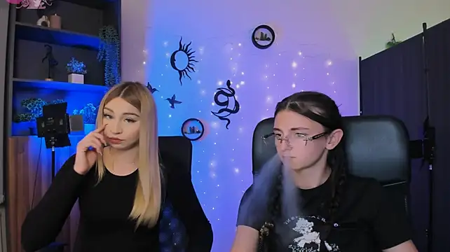 Caroline_honeyy - doggy panties