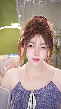 Qiaoqiao__ - 越来越不爱说话了，最近打算去报个手语班