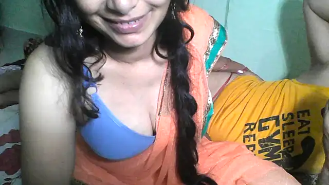 Komal_Bhabhi4u - Full naked walk for 2 minutes