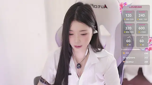 Kitty_baby77 - 完成任务 全裸M腿 5分钟