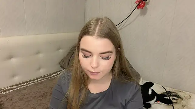 LiviaSmelser - Show tongue