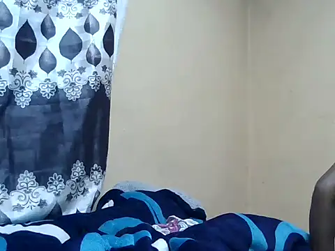 ToxicDoll01 - hii guiz plz help me to pay school fees