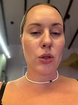 Mona_Plus - 💦🥵Squirt on balcony near neighbors🥵💦
