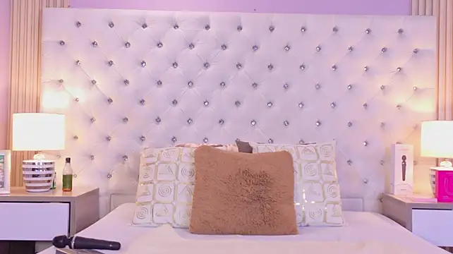 VaniaRouse - show pussy