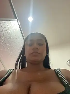 NayTorres - MAKE ME SQUIRT IN PUBLIC