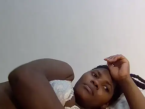Smallprettygal - show pussy