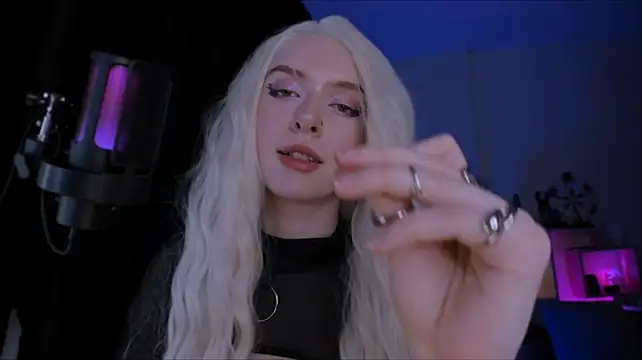 Mistress_Iris - Try to be useful for Goddess