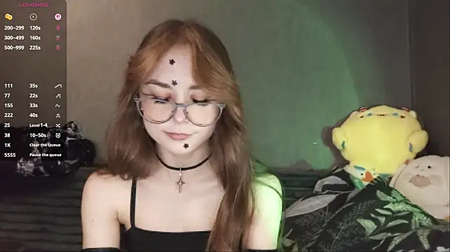 KiraLivee - flash boobs